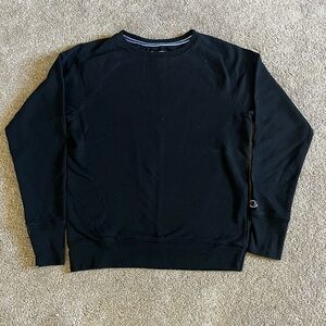 Plain black champion crewneck🖤
